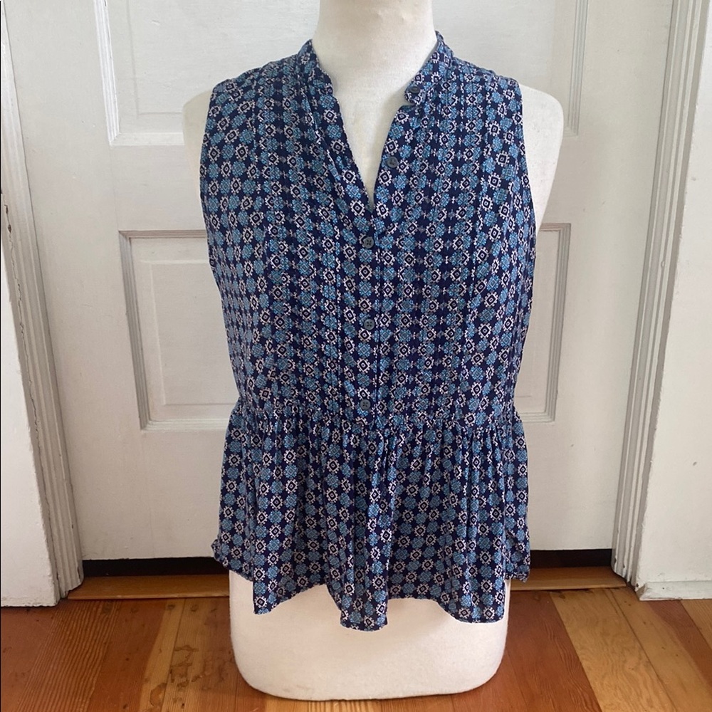 Gap Navy Blue Patterned Sleeveless Button Down‎ Peplum Top Small